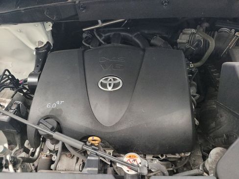 Used 2019 Toyota Highlander LE image 30