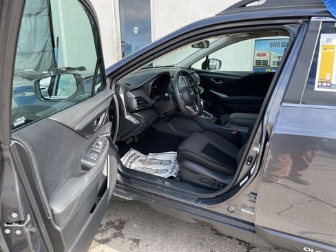 Used 2025 Subaru Outback Premium image 8