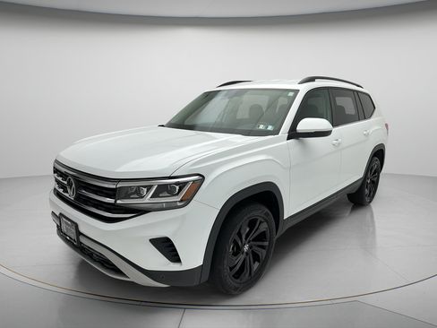 Used 2023 Volkswagen Atlas SE w/ Black Wheel Package AWD/4WD image 3