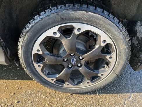 Used 2021 Subaru Crosstrek 2.0i Premium image 11