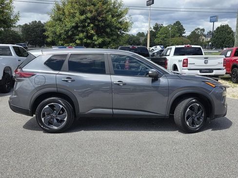 Used 2025 Nissan Rogue SV AWD/4WD image 29