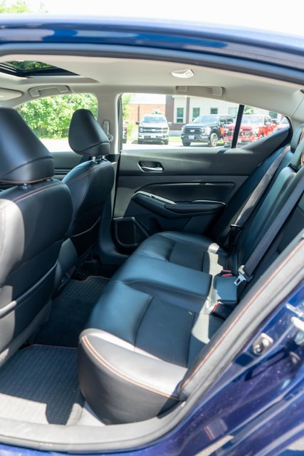 Used 2021 Nissan Altima 2.5 SR w/ SR Premium Package AWD/4WD image 11