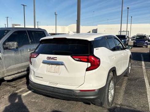 Used 2018 GMC Terrain SLE image 3