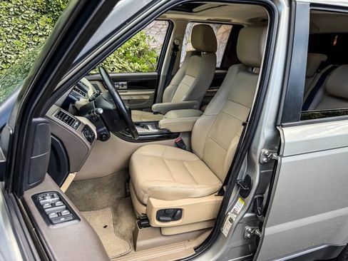 Used 2013 Land Rover Range Rover Sport HSE AWD/4WD image 9