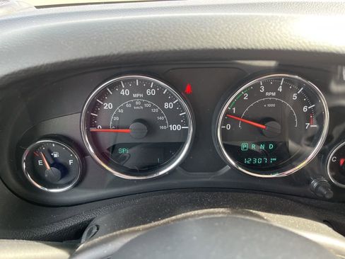 Used 2017 Jeep Wrangler Unlimited Sport w/ Connectivity Group image 39