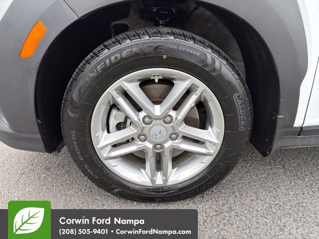 Used 2022 Hyundai Kona SE AWD/4WD image 9