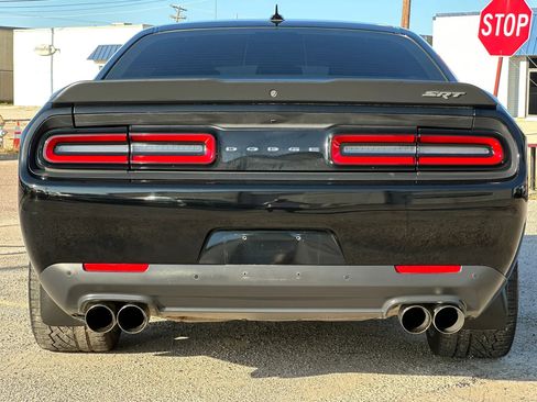 Used 2015 Dodge Challenger R/T Scat Pack w/ Scat Pack Appearance Package RWD image 9