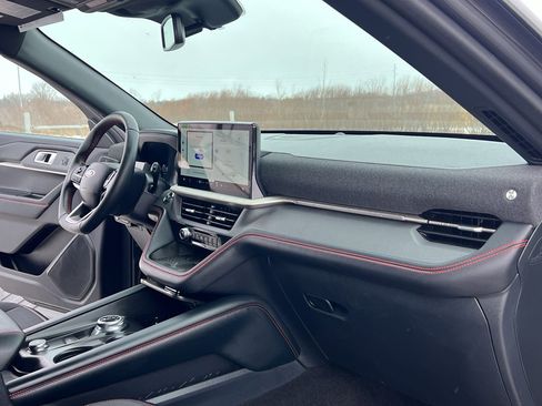 Used 2025 Ford Explorer ST-Line w/ Premium Package image 27