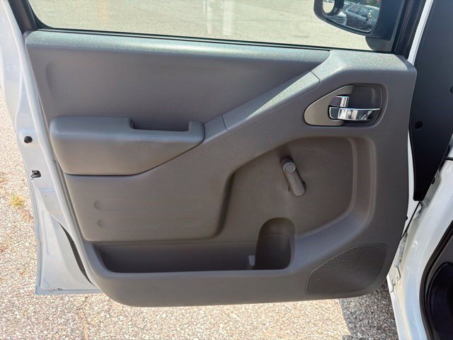 Used 2019 Nissan Frontier S RWD image 9