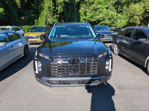 Used 2024 Hyundai Palisade Limited AWD/4WD image 2