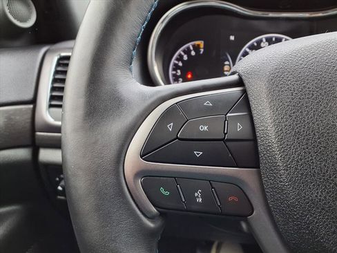 Used 2018 Jeep Grand Cherokee Laredo image 14