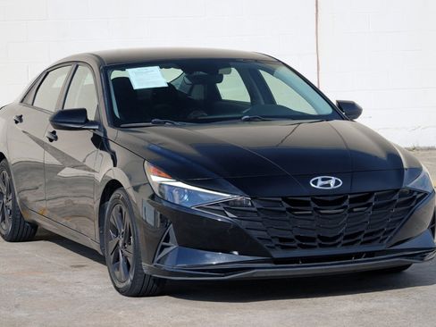 Used 2021 Hyundai Elantra SEL FWD image 47