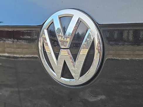 Used 2021 Volkswagen Tiguan SEL image 30