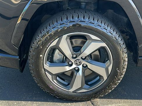 Certified 2021 Toyota RAV4 SE image 9