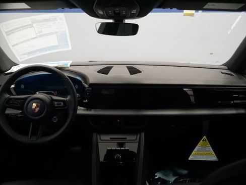 New 2026 Porsche Macan 4 Electric image 17