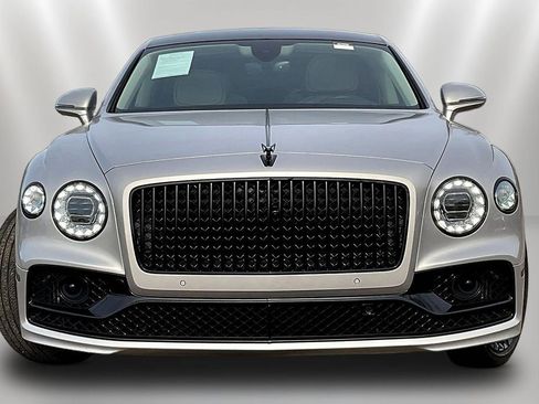 Used 2022 Bentley Flying Spur V8 image 2