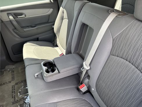 Used 2014 Chevrolet Traverse LS w/ LPO, 'HIT The Road' Package FWD image 9