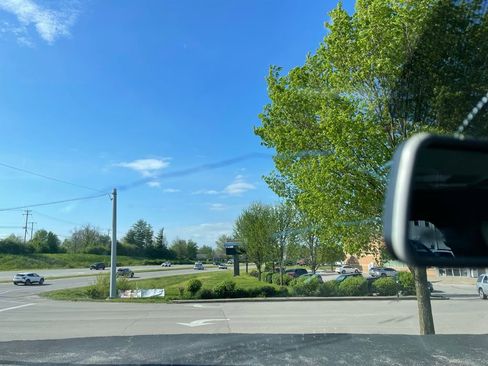 Used 2011 Volkswagen Tiguan S image 29