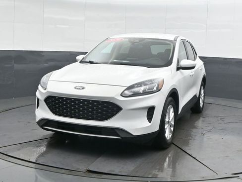 Used 2020 Ford Escape SE image 6