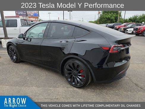 Used 2023 Tesla Model Y Performance AWD/4WD image 8
