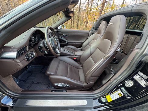Used 2019 Porsche 911 image 35