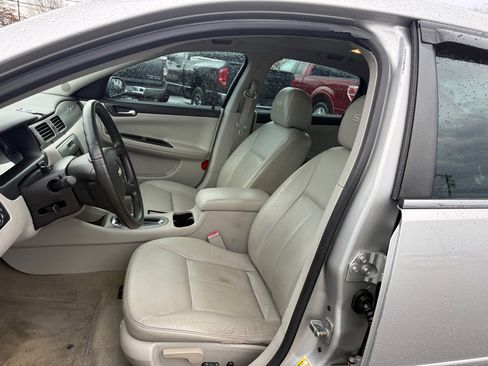 Used 2008 Chevrolet Impala SS w/ Convenience Package image 9