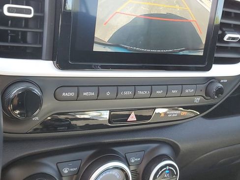 Certified 2023 Hyundai Venue Limited FWD image 27