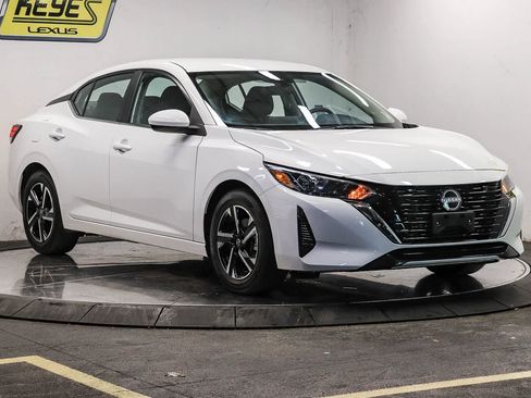 Used 2025 Nissan Sentra SV FWD image 5