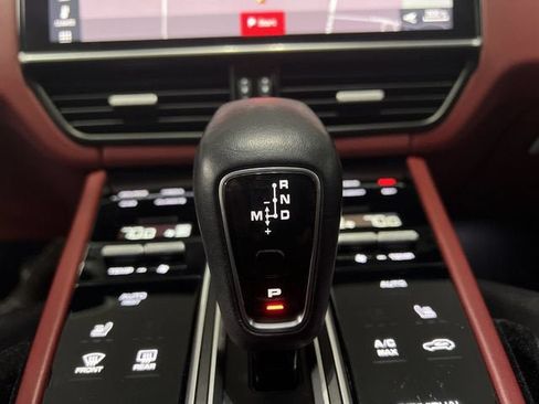 Used 2020 Porsche Cayenne AWD/4WD image 16