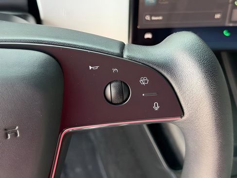 Used 2023 Tesla Model X Plaid image 40