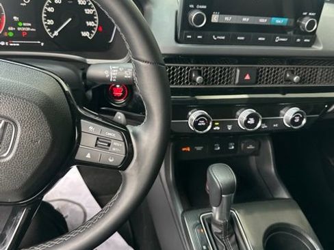 Used 2025 Honda Civic Sport image 2