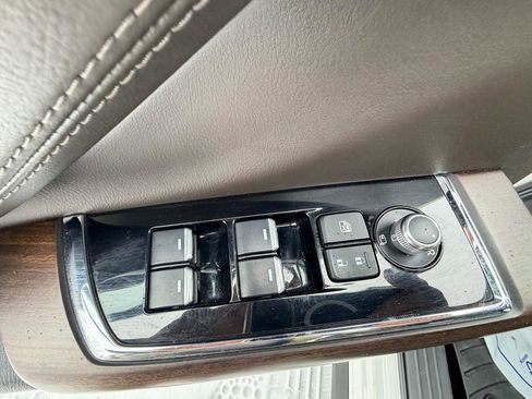 Used 2021 MAZDA CX-9 Signature image 16