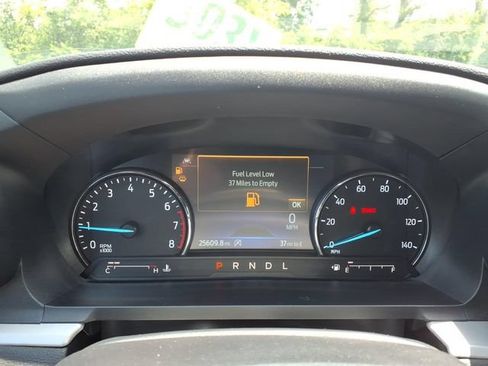Used 2024 Ford Explorer XLT w/ Equipment Group 202A AWD/4WD image 17