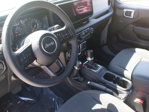 Used 2026 Jeep Wrangler Unlimited Sport AWD/4WD image 14