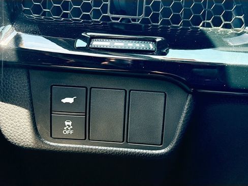 Used 2024 Honda CR-V EX-L image 11