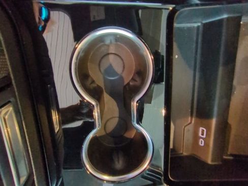 Used 2025 Chevrolet Tahoe High Country image 19