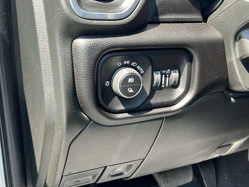 Used 2024 RAM 2500 Big Horn w/ Night Edition AWD/4WD image 11