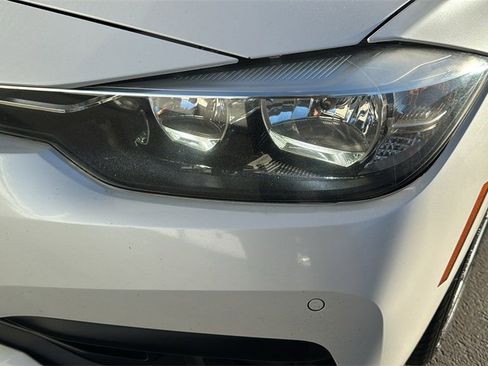 Used 2017 BMW 320i Sedan image 6