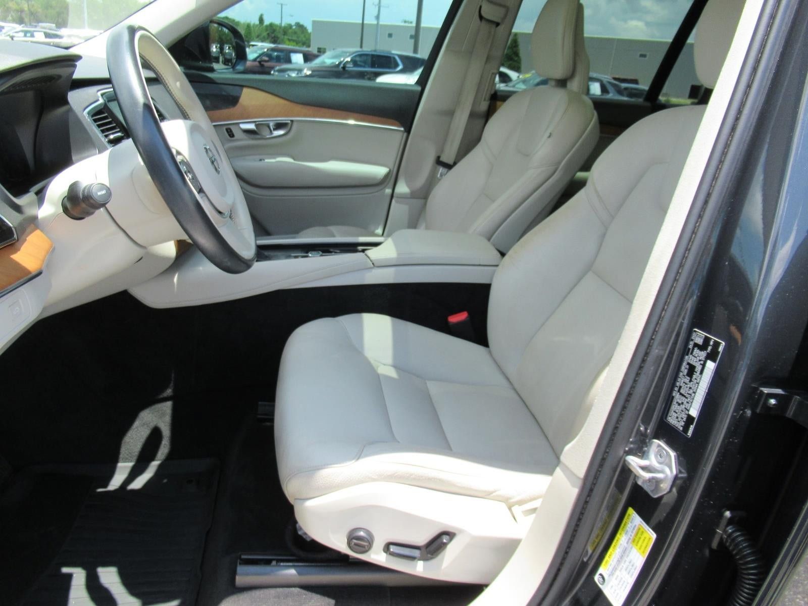Used 2021 Volvo XC90 T6 Momentum w/ Advanced Package AWD/4WD image 19