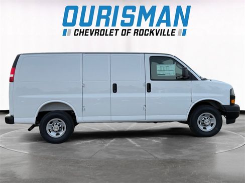 New 2025 Chevrolet Express 2500 image 7