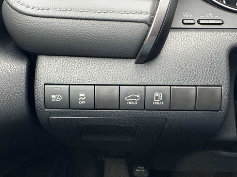 Used 2024 Toyota Camry SE image 32