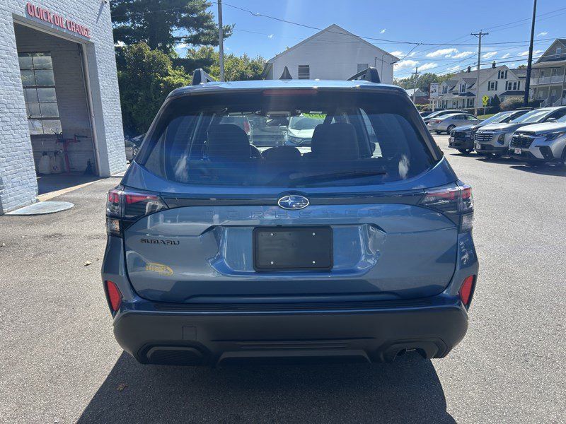 Used 2025 Subaru Forester AWD/4WD image 6
