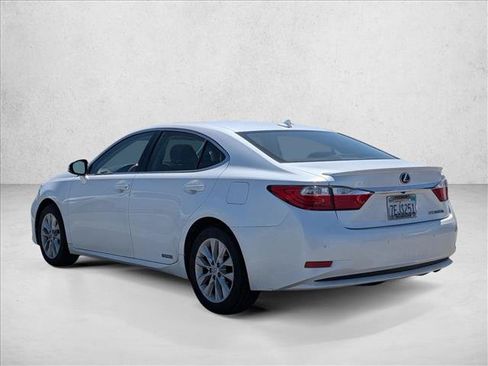 Used 2014 Lexus ES 300h w/ Luxury Package w/Bamboo Trim FWD image 7