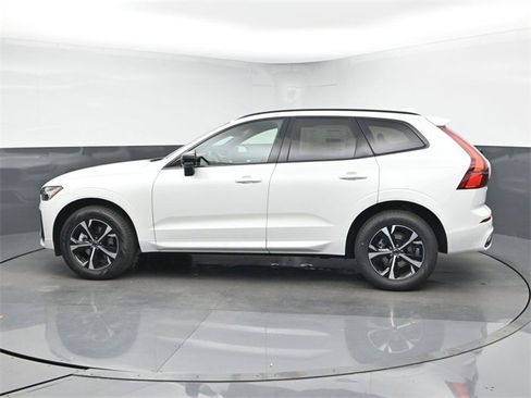 New 2026 Volvo XC60 B5 Core w/ Climate Package image 5
