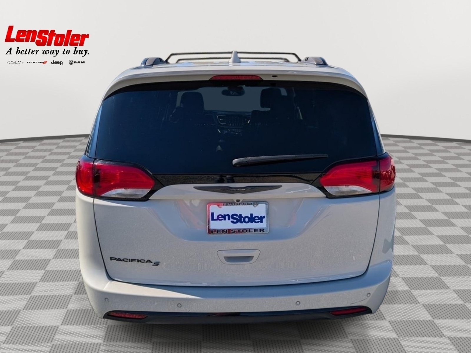 Used 2020 Chrysler Pacifica Touring-L Plus FWD image 4