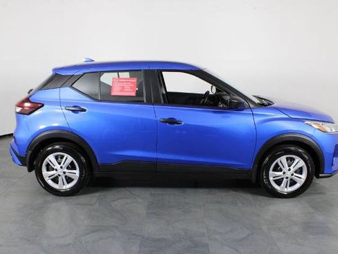 Certified 2025 Nissan Kicks Play S image 15