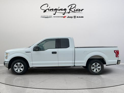 Used 2015 Ford F150 XLT w/ Equipment Group 301A Mid RWD image 4