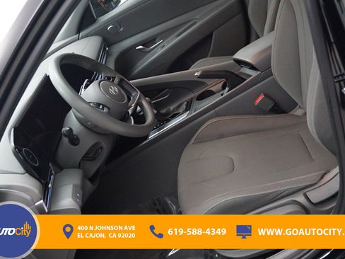 Used 2024 Hyundai Elantra SEL FWD image 9