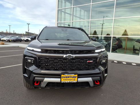 Used 2024 Chevrolet Traverse Z71 image 6