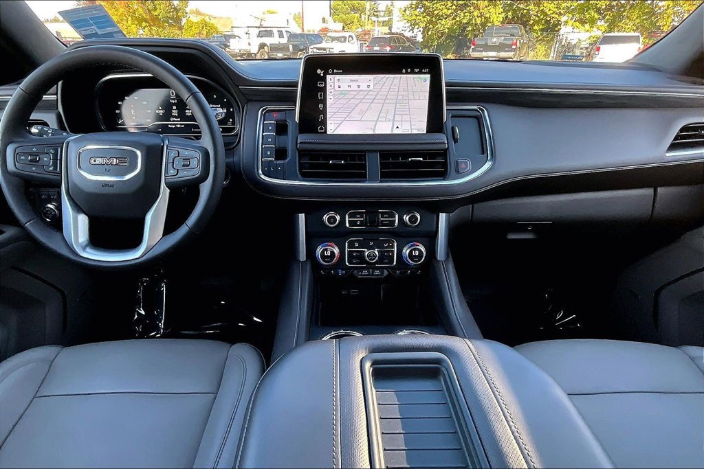 Used 2023 GMC Yukon SLT w/ SLT Luxury Package AWD/4WD image 16